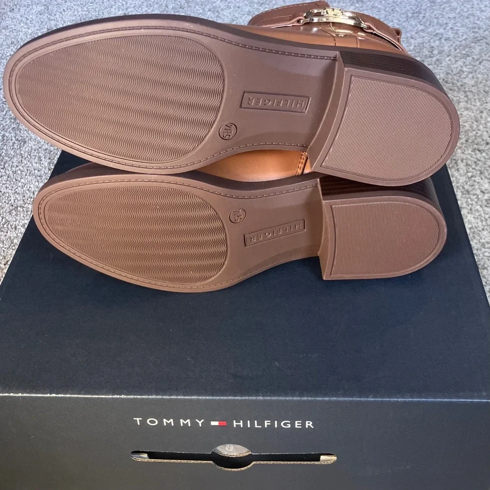 Tommy Hilfiger Ivaide Ankle Boots Tan Gold Buckle Side Zip 5.5 M NIB Orig $129 - Picture 10 of 14